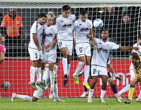 שחקני נתניה. לא בטוח שקבוצתם תעמוד בהוצאות המתווה // צילום: אלן שיבר